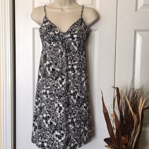 LOFT Dresses & Skirts - LOFT Cute print dress