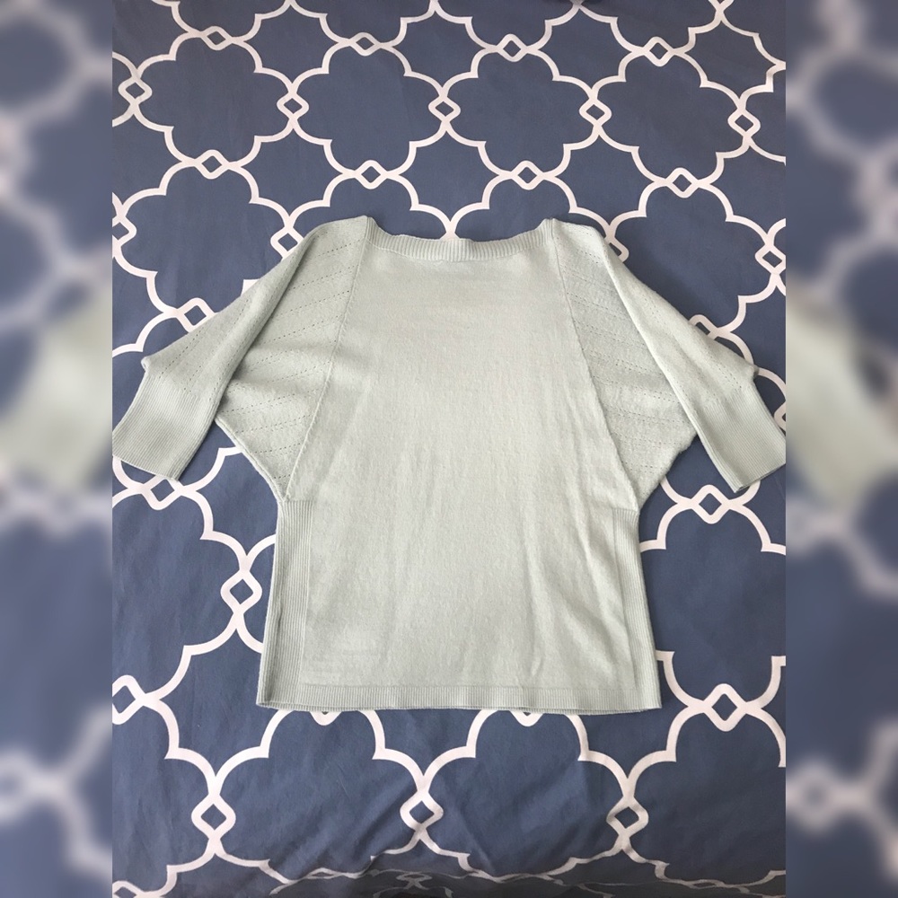 The Limited Classic Casual Sweater 💕 - Picture 2 of 5
