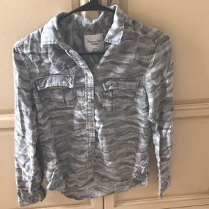 AMERICAN EAGLE OUTFITTERS Button-Down Shirt