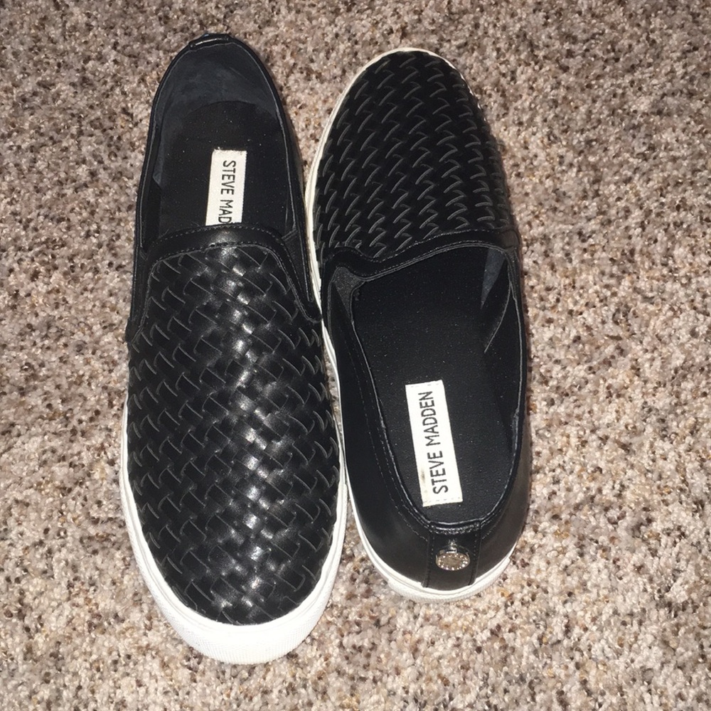 Steve Madden Slip on Sneaker