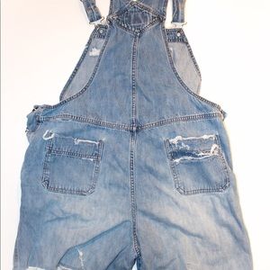 Distressed overalls shorts