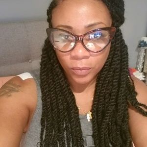 Meet your Posher, Katina