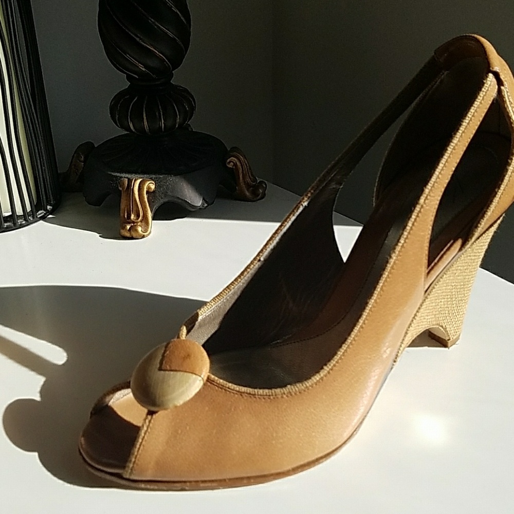 Shoes - Picture 3 of 4