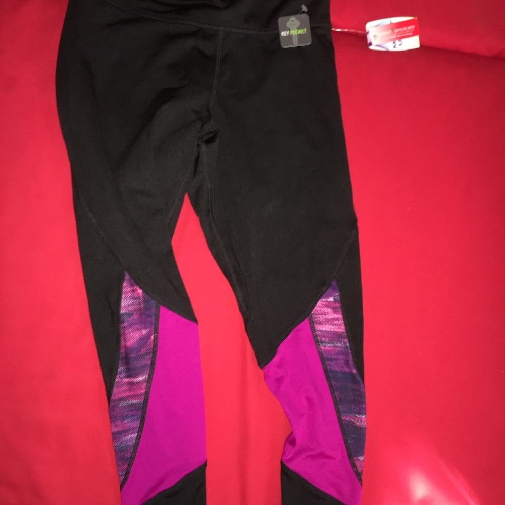 Women’s yoga pants size XS new with tags