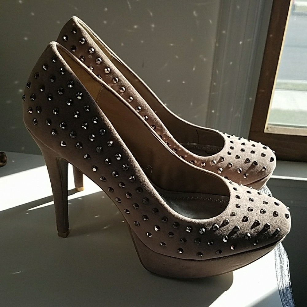 Shoes - Picture 4 of 4