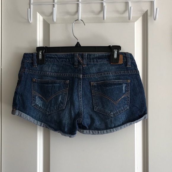 Pull and Bear shorts - Picture 3 of 3