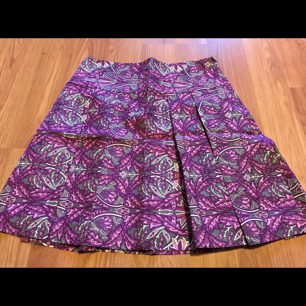 Banana Republic 100% silk lined skirt size 2
