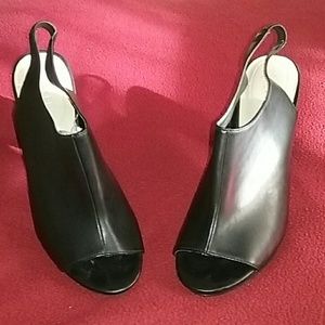 Ladies shoes