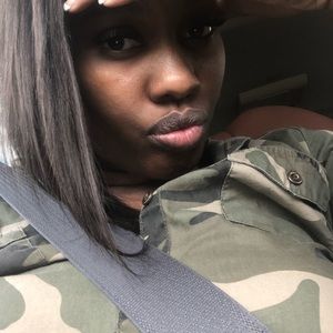 Meet your Posher, Dasia