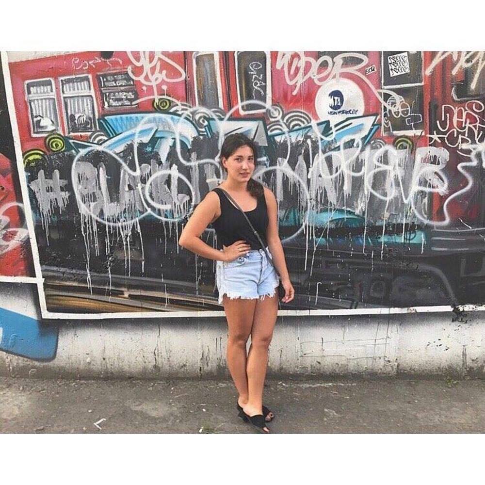 Meet your Posher, Alexi