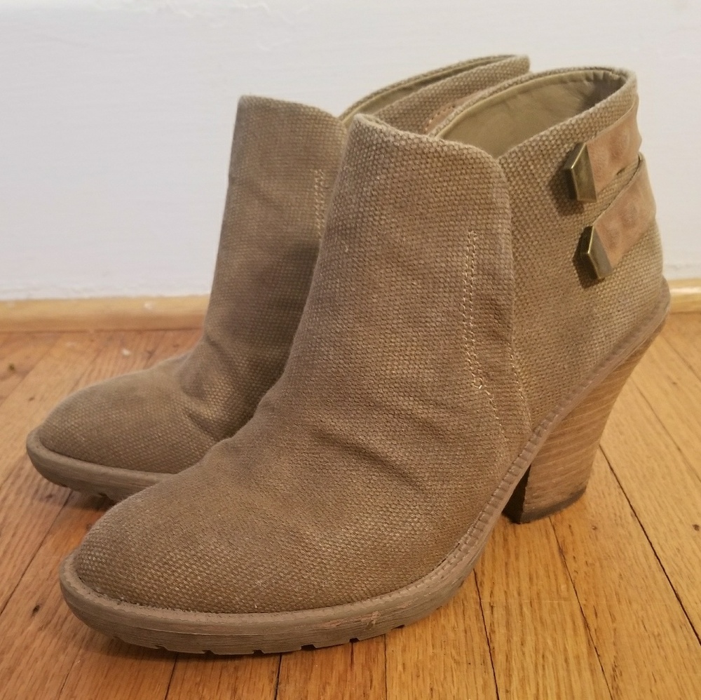 8.5 tan brown ankle boots booties Kenneth Cole