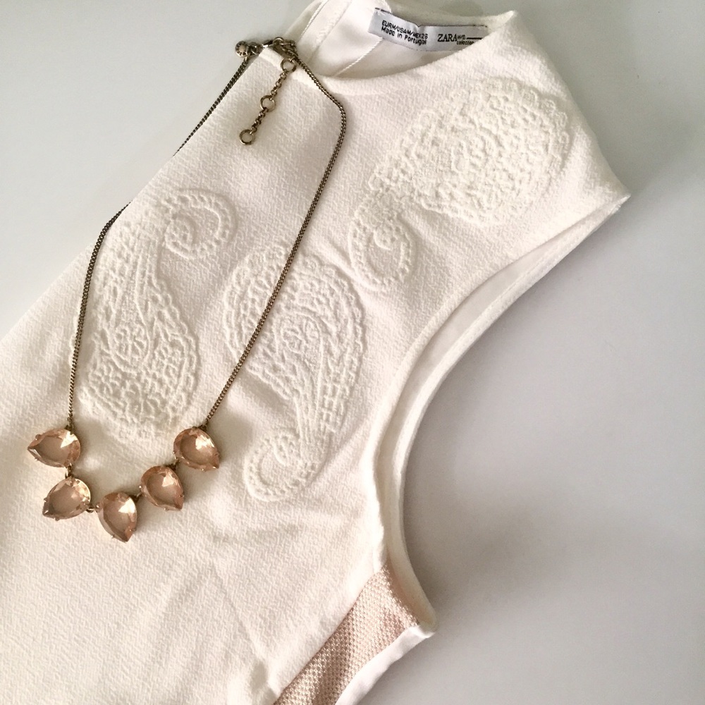 {Zara} Gorgeous Champagne & Cream Paisley Blouse