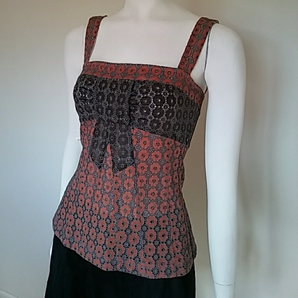 Gregory Parkinson top.