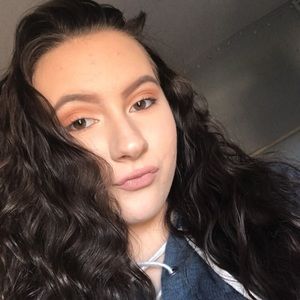 Meet your Posher, Janelle