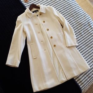 Beautiful cream classic Anne Klein coat size 2