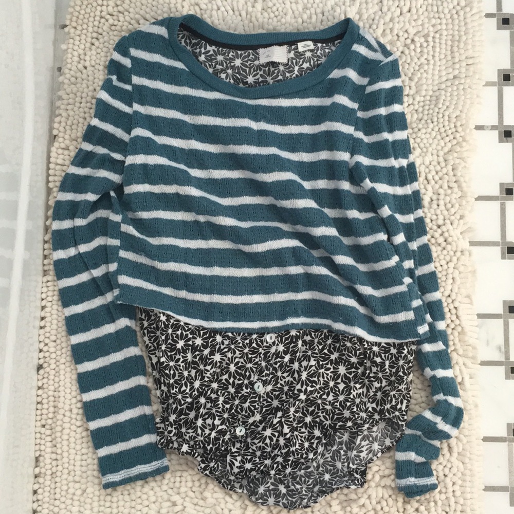 Cute anthropologie sweater!! NEVER WORN