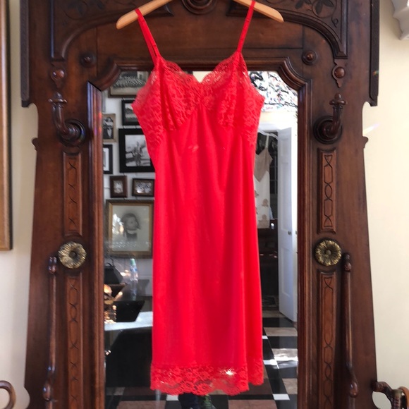 Vintage Other - ❤️Vintage Vanity Fair red slip! ❤️