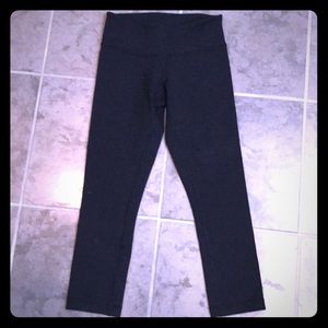 Lululemon crops never worn size 2
