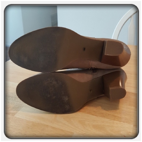 Woman's Tan Boots Size 10M - Picture 4 of 7