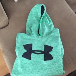 Under armour men’s medium sweatshirt