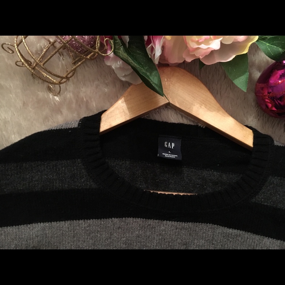 GAP sweater New w/o Tags