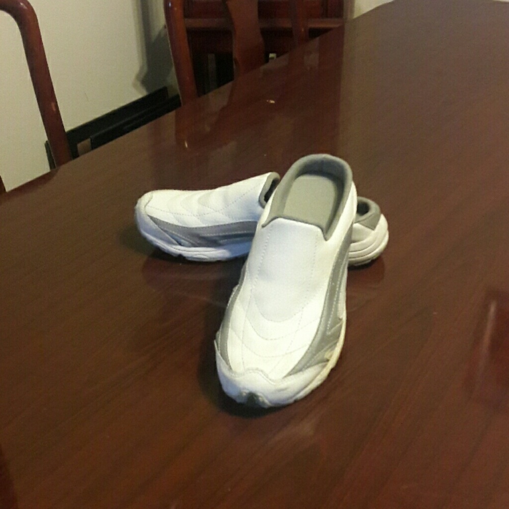 Curves by Avon slip  on tennis shoes