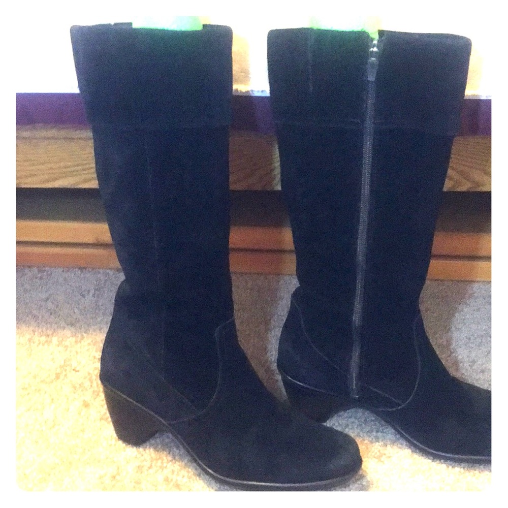 Black suede Dansko boots