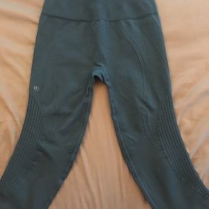 Lululemon flow crop seamless running capri