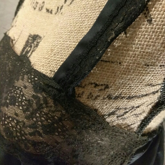 Absolutely gorgeous Vintage lingerie - Picture 2 of 7