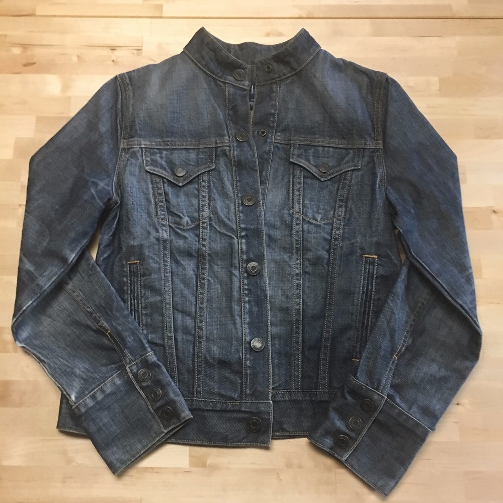 ⬇️  GAP Denim Jacket