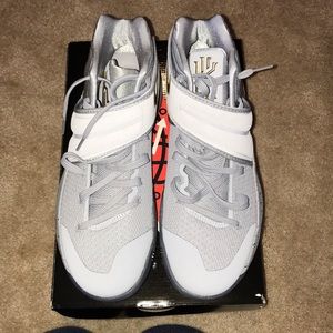 Kyrie Irving 2 Basketball shoes