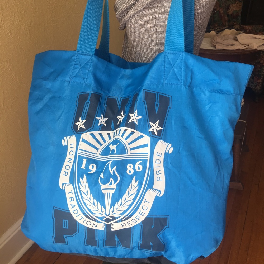 Victoria’s Secret Pink 💖 big blue bag