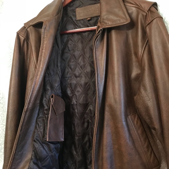 Brown GENUINE leather bomber jacket. Excellent - Picture 4 of 7