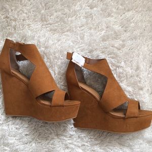 Wedge shoes