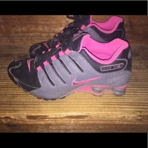 Women’s Nikes size 9