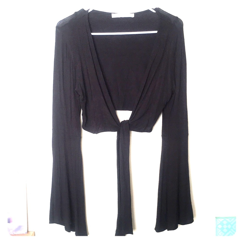 ❄️ OOTDFash bell sleeve crop top! ❄️