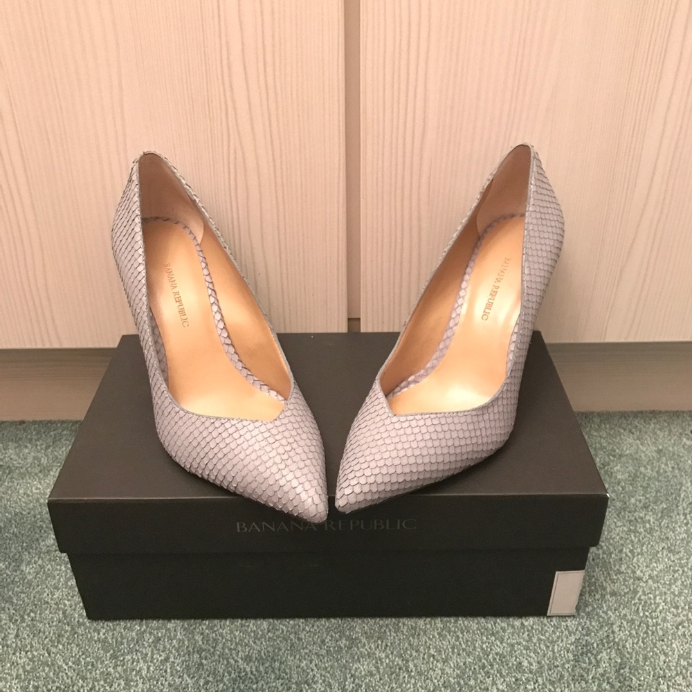 Banana Republic Light Blue Heels NIB 7