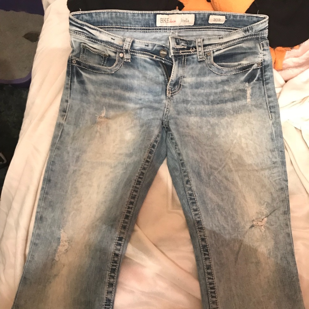 BKE: Stella distressed jeans