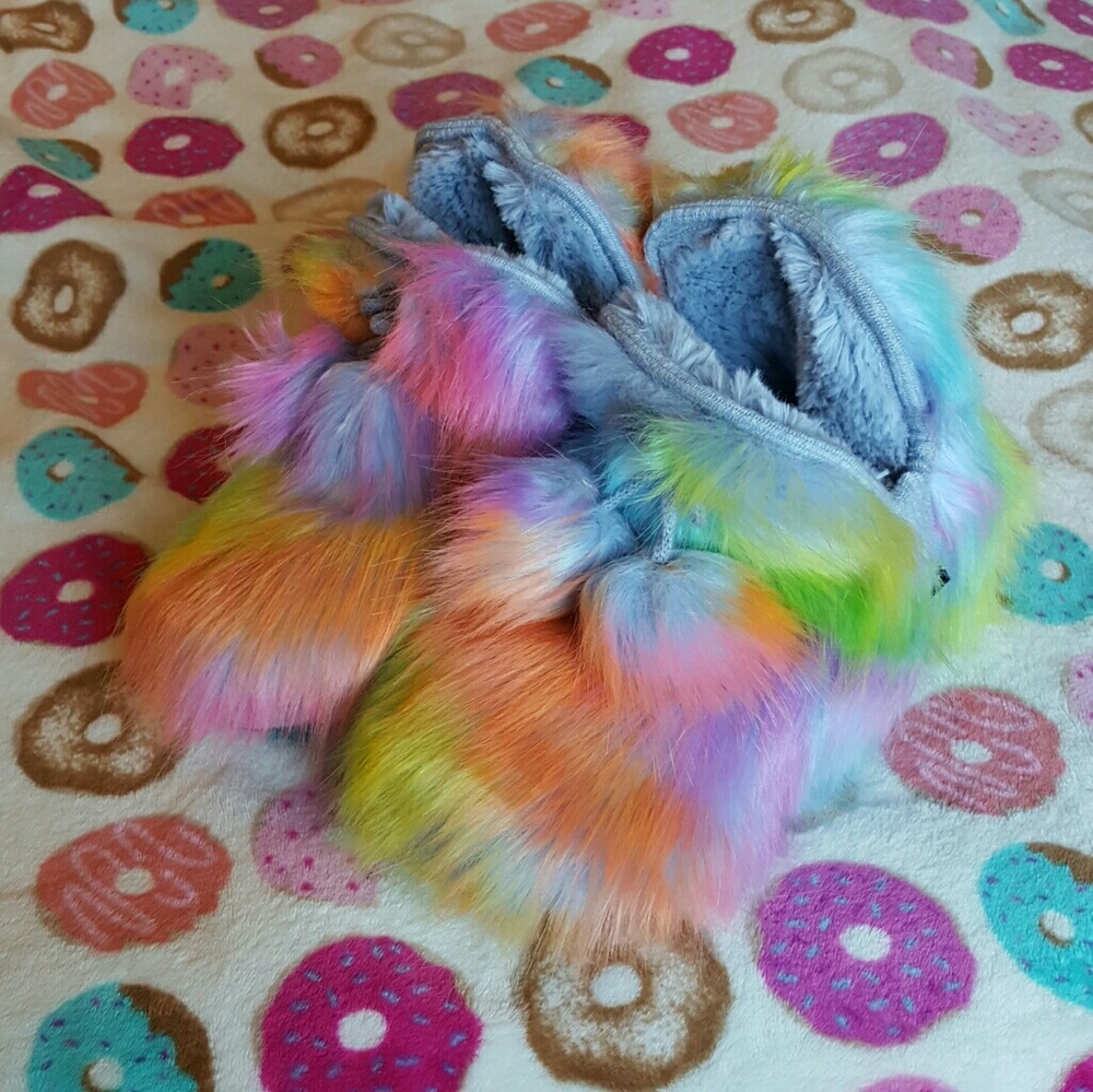 Muk luks Amira bootie slippers multicolor size M