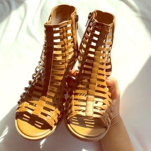 Mossimo Caged Rylee Heel- Cognac size 6.5