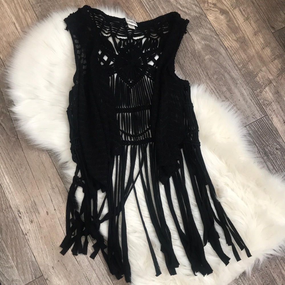 New without tags black vest from Buckle