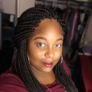 Meet your Posher, Angela