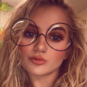 Meet your Posher, Devin