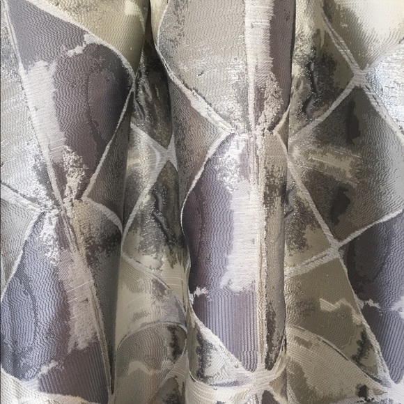 Metallic flow skirt - Picture 2 of 4