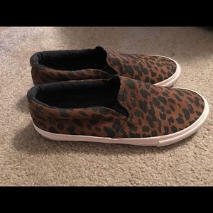 Old Navy Leopard Print Slides