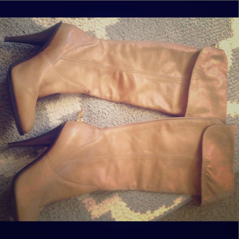 BCBG MaxAzria boots
