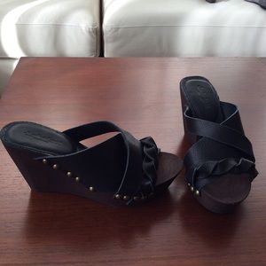 Charles David black wedge sandals