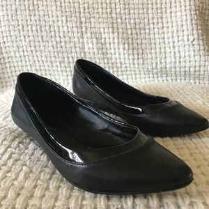 BCBGeneration Alonso micro-wedge flat.