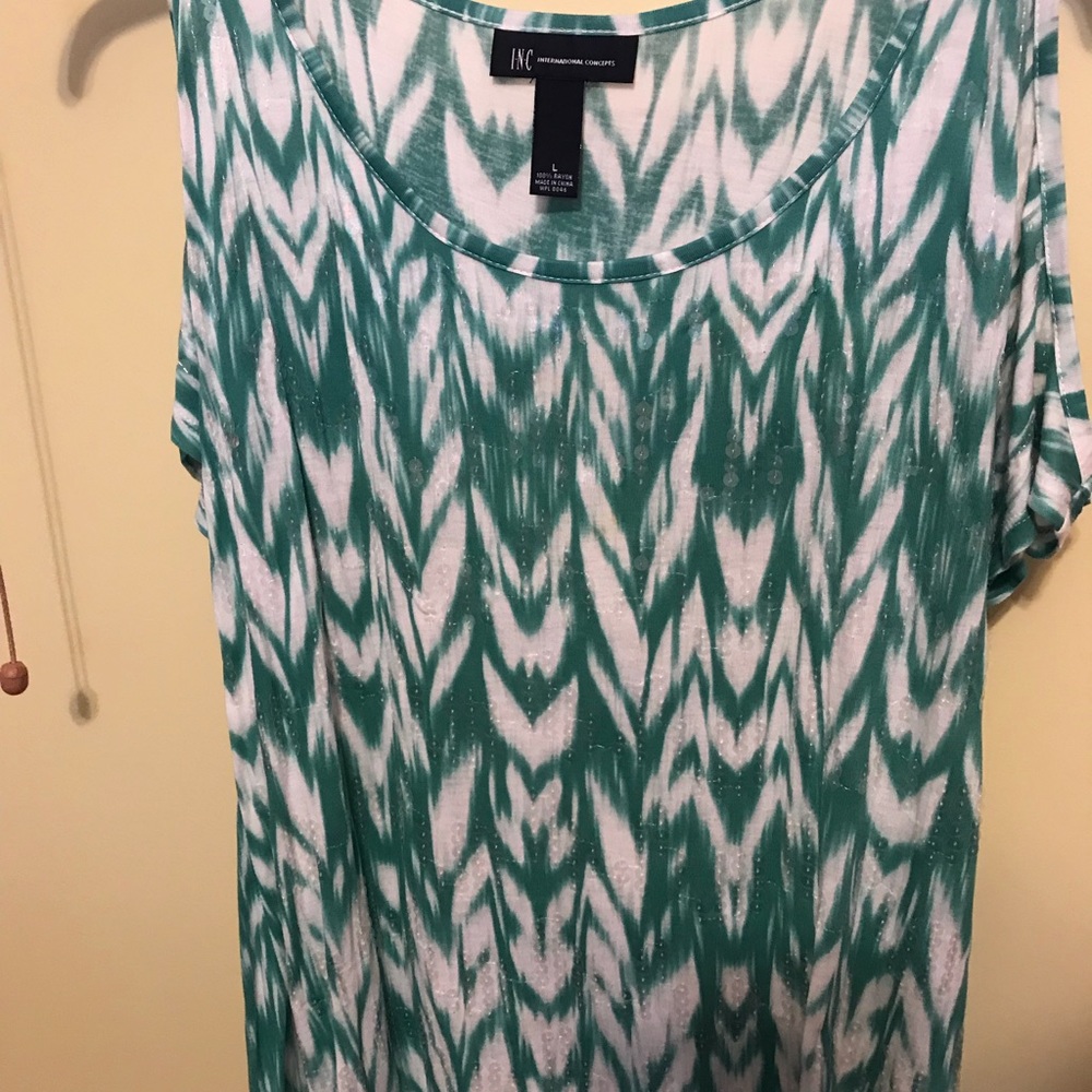 INC large green & white