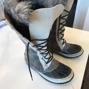 Women’s Sorel snowboots